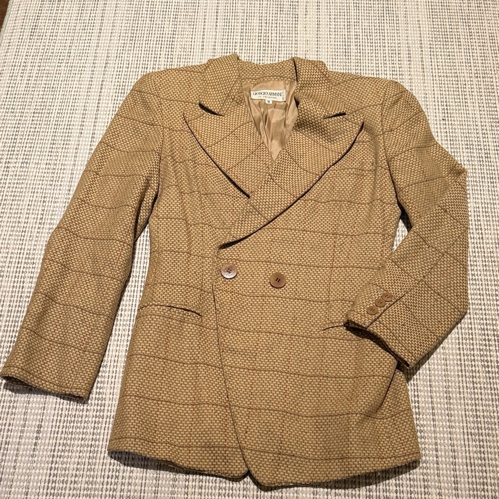 Giorgio Armani Women's Beige Checkered Blazer - Picture 2 of 4